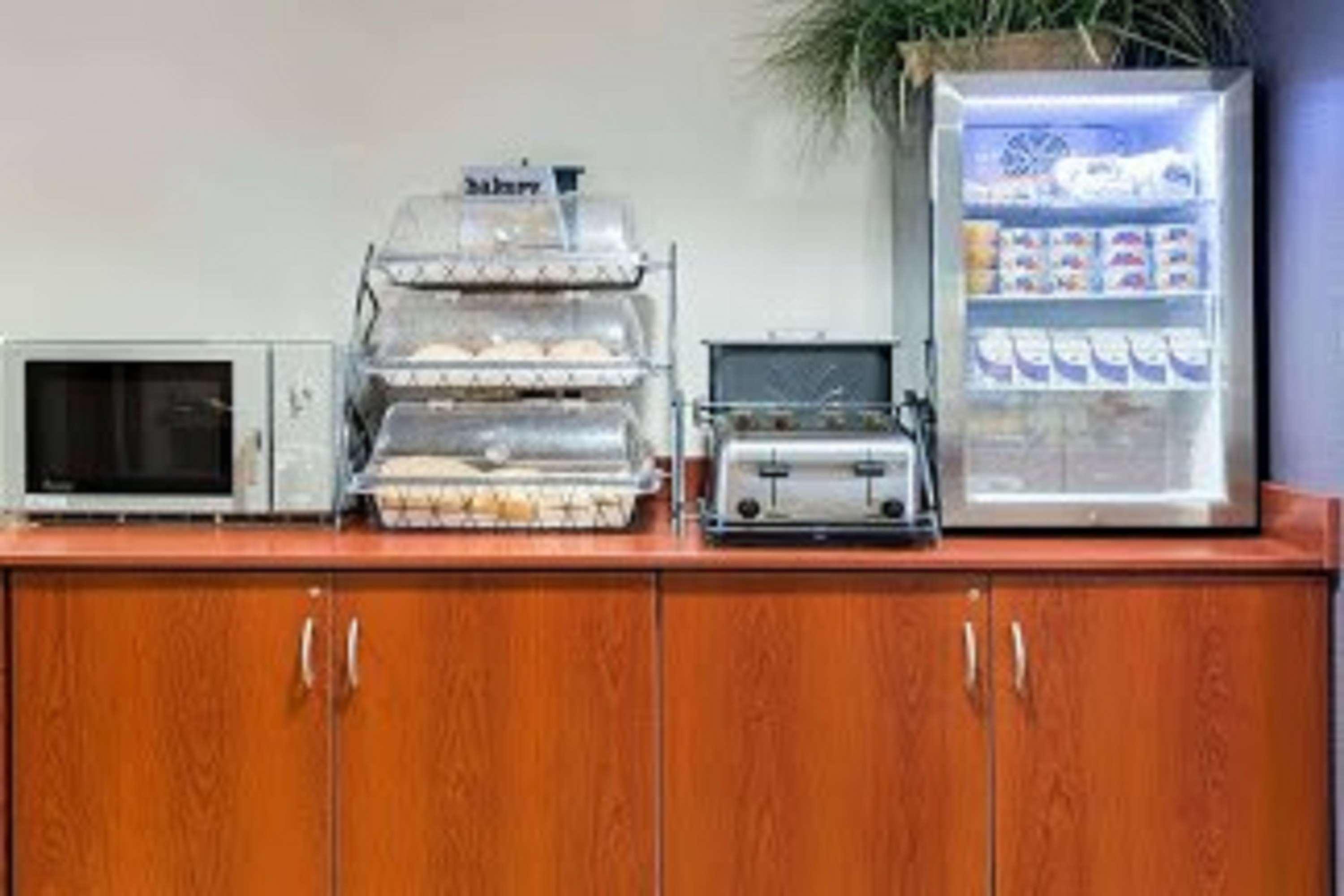 Sonesta Essential Morgantown Hotell Exteriör bild